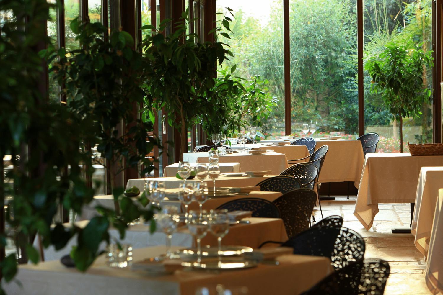 Hotel & Restaurants - Maison Chabran Pont-de-l'Isere Nhà hàng bức ảnh